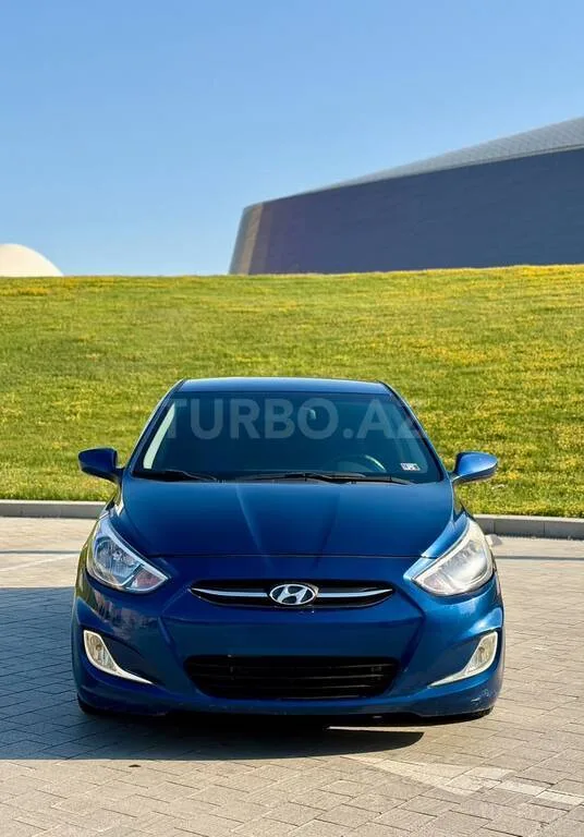 Hyundai Accent — foto 1/4