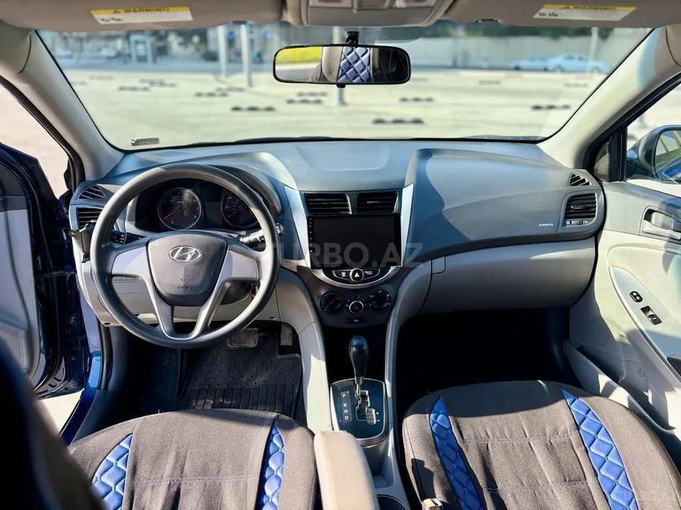 Hyundai Accent — foto 3/4