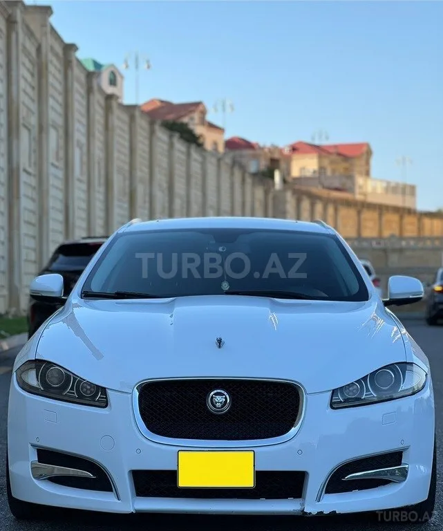 Jaguar XF — foto 1/4