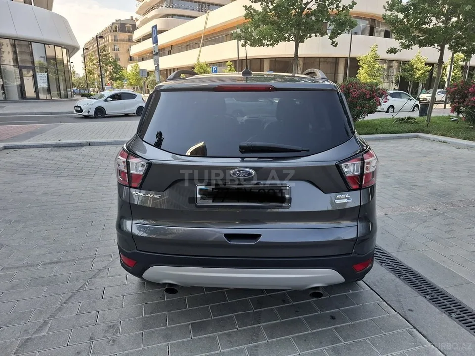 Ford Escape — foto 2/4