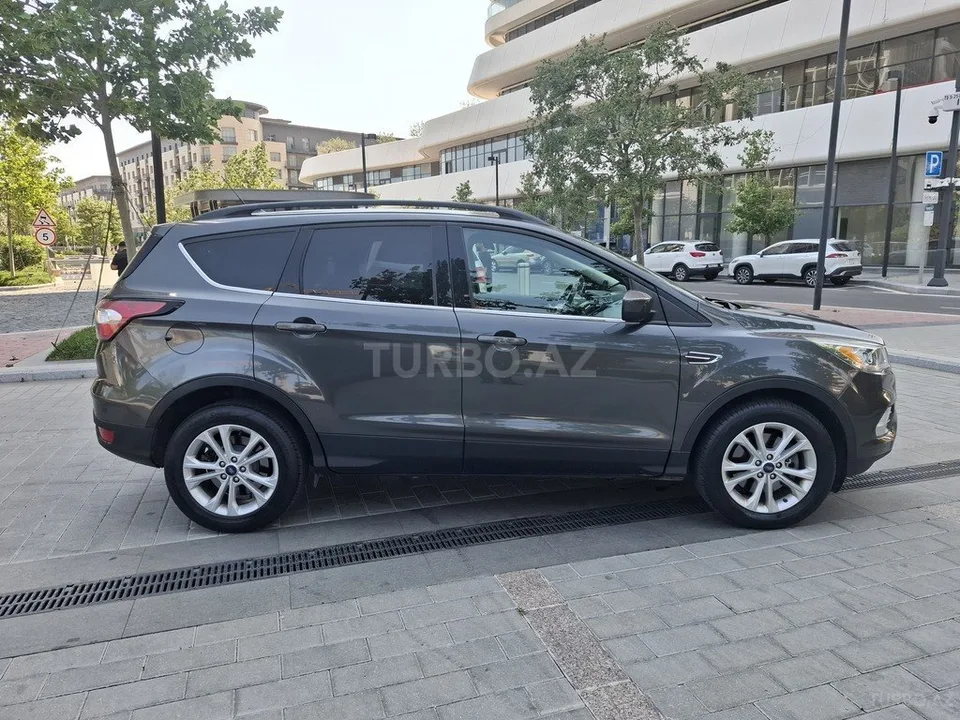 Ford Escape — foto 3/4