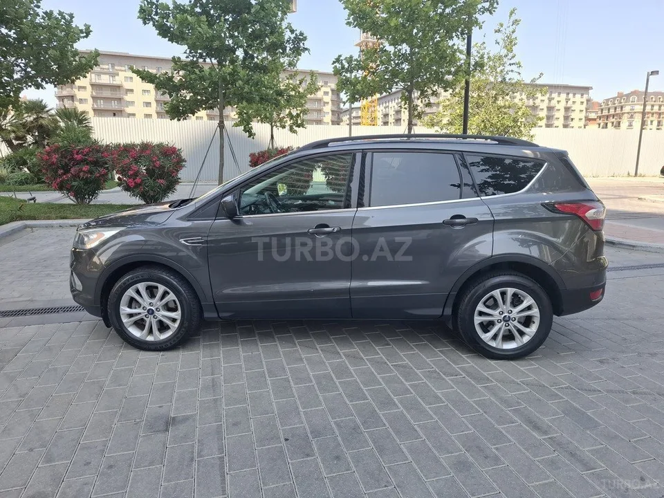 Ford Escape — foto 4/4