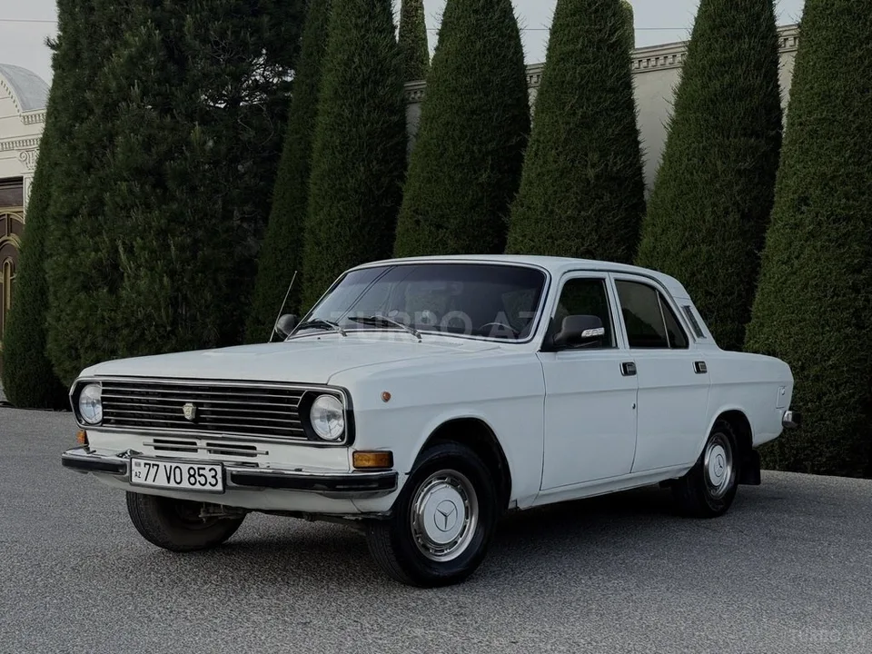 GAZ 24 "Volga" — foto 1/4