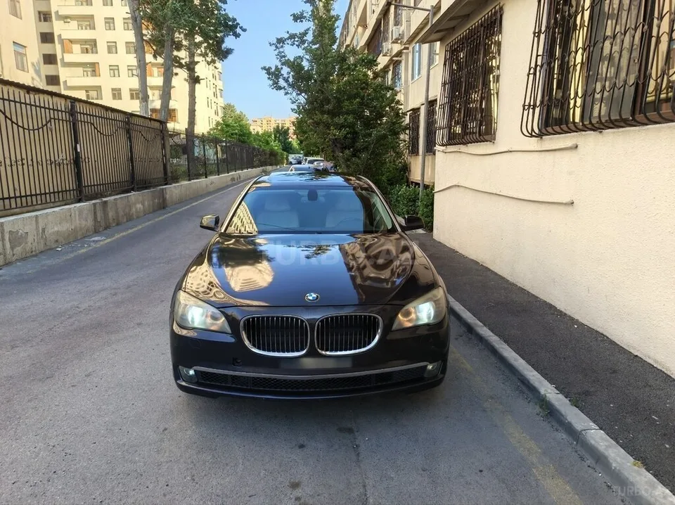 BMW 740 — foto 1/4