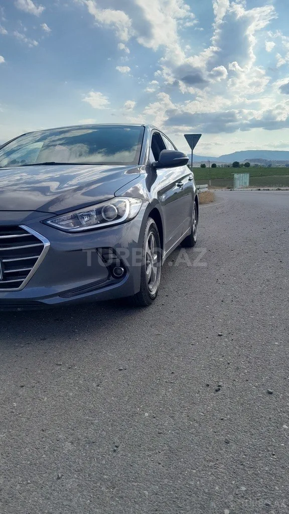 Hyundai Avante — foto 2/4