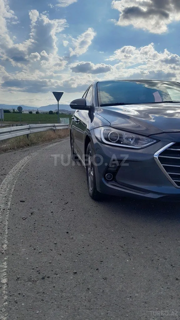 Hyundai Avante — foto 3/4