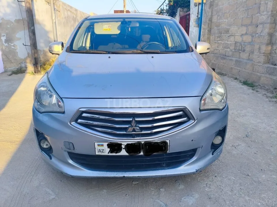 Mitsubishi Attrage — foto 1/4