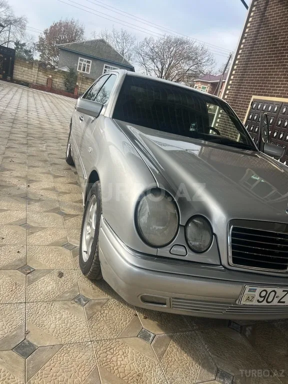 Mercedes E 280 — foto 2/4