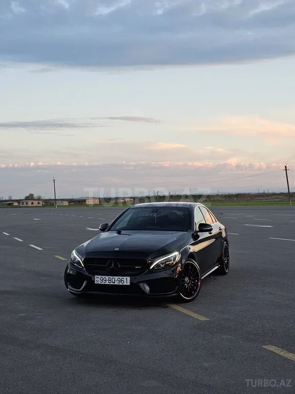 Mercedes C 300 — foto 3/4