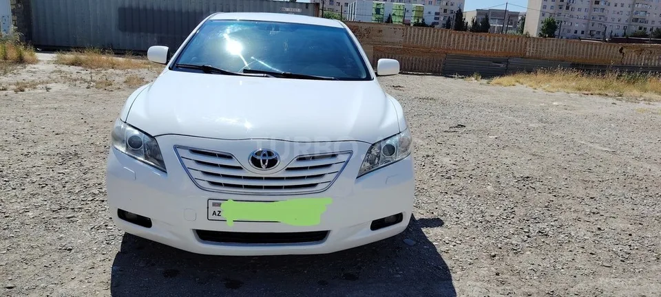 Toyota Camry — foto 1/4
