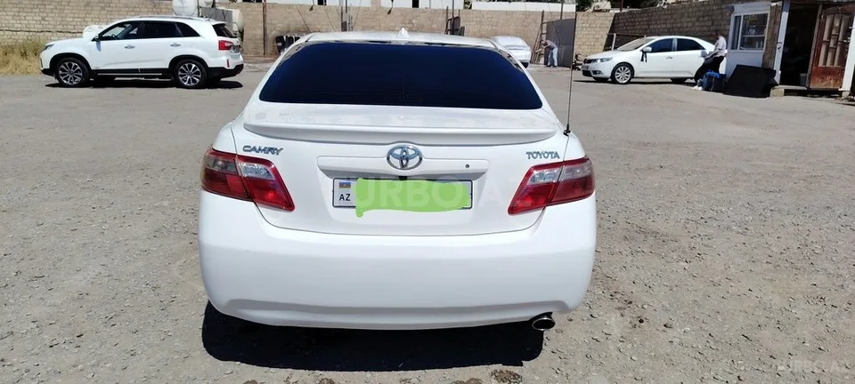 Toyota Camry — foto 2/4