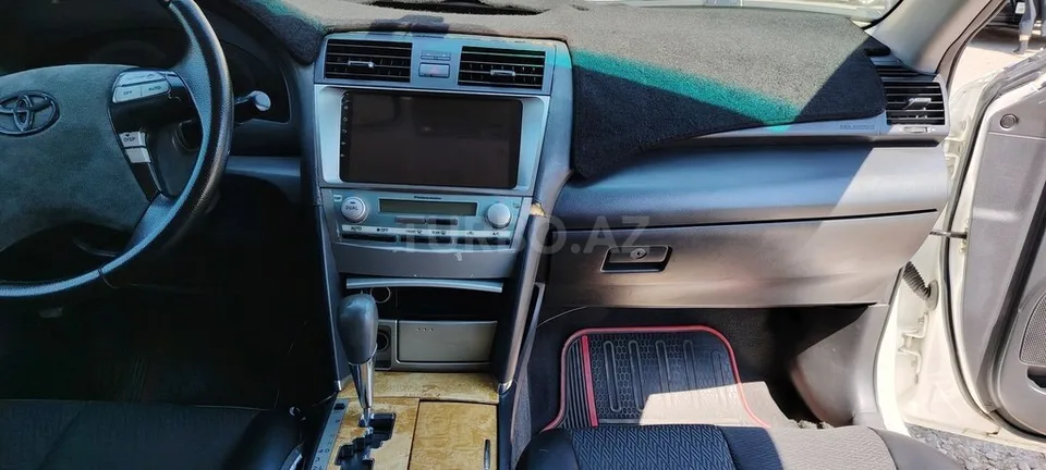 Toyota Camry — foto 3/4