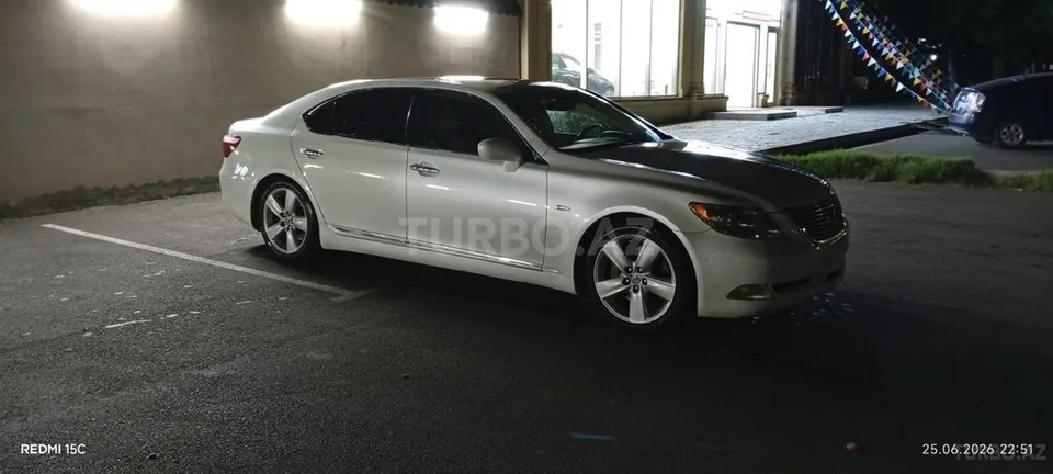 Lexus LS 460 — foto 2/4
