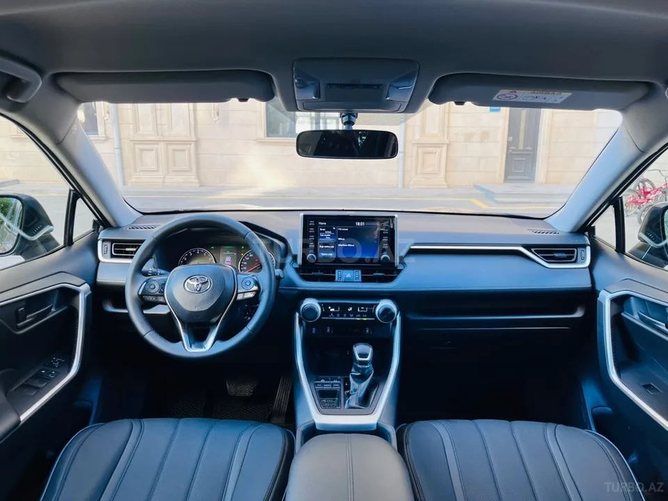 Toyota RAV4 — foto 2/4