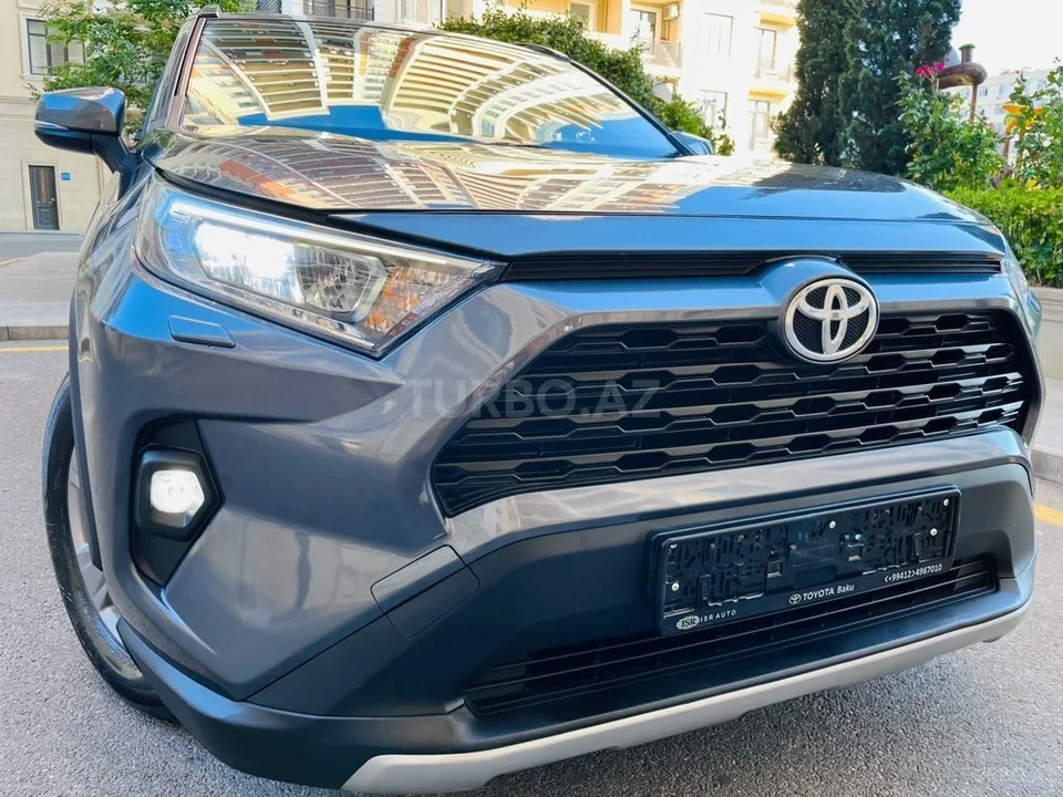 Toyota RAV4 — foto 3/4