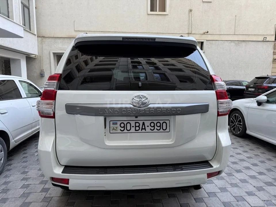 Toyota Land Cruiser Prado — foto 2/4