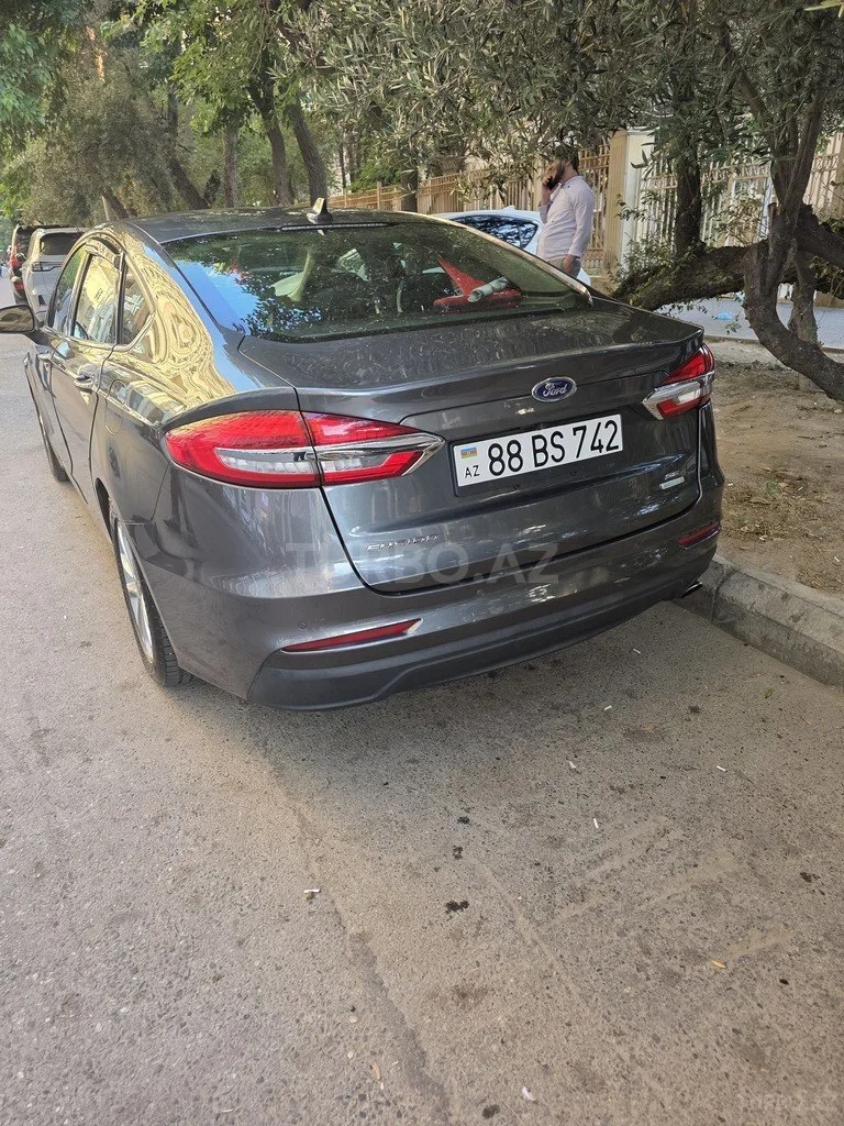Ford Fusion (North America) — foto 3/4