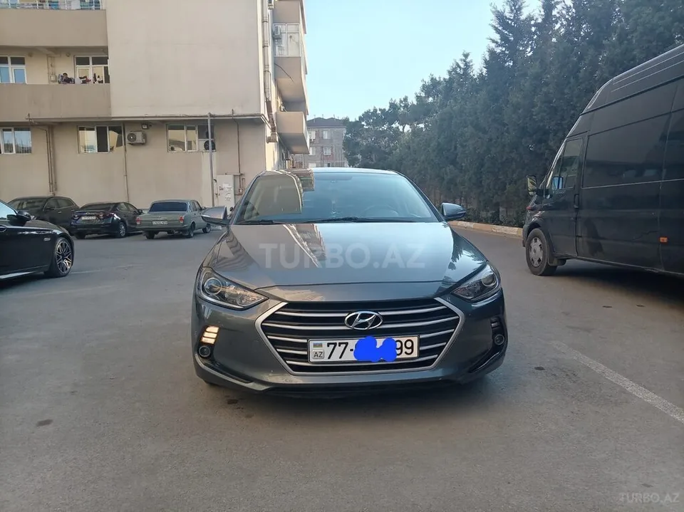 Hyundai Avante — foto 1/4