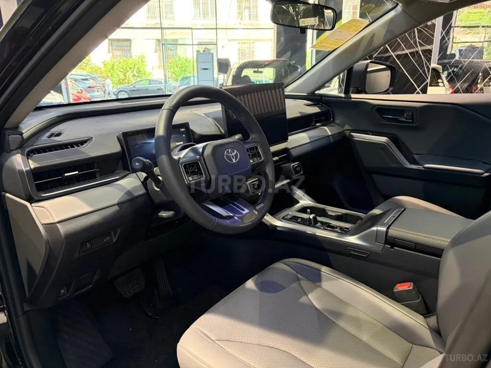 Toyota RAV4 — foto 4/4