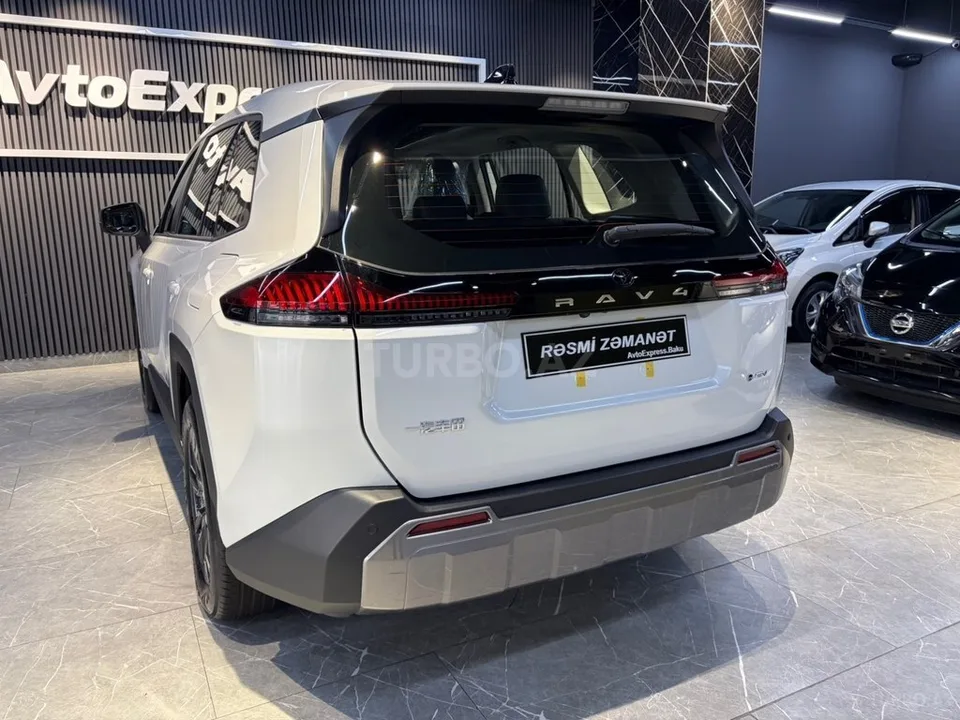 Toyota RAV4 — foto 3/4