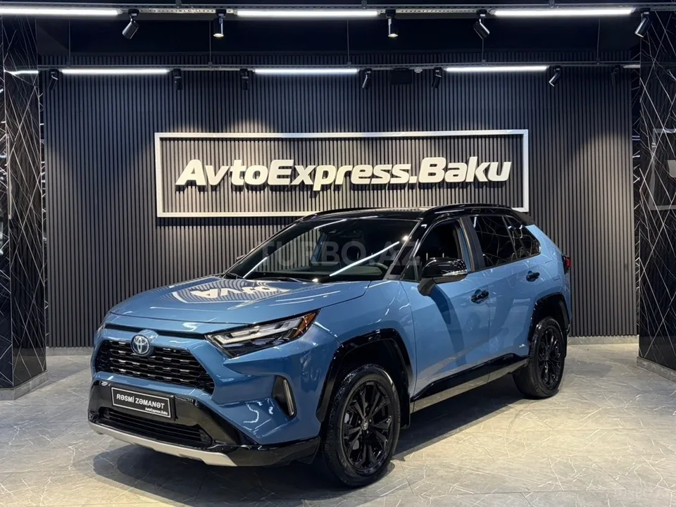 Toyota RAV4 — foto 1/4