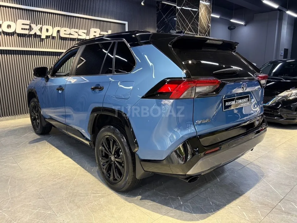 Toyota RAV4 — foto 2/4