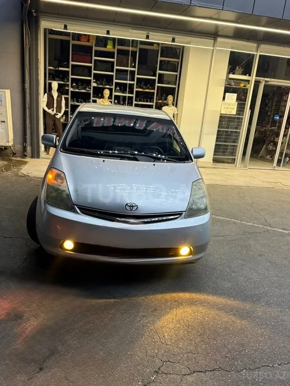 Toyota Prius — foto 3/4