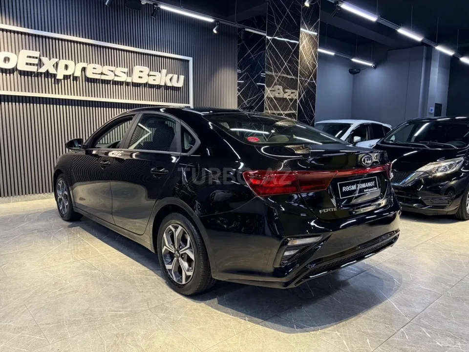 Kia Forte — foto 2/4