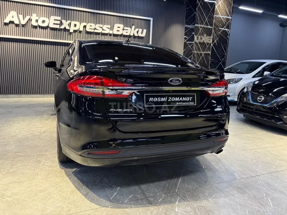 Ford Fusion (North America) — foto 3/4