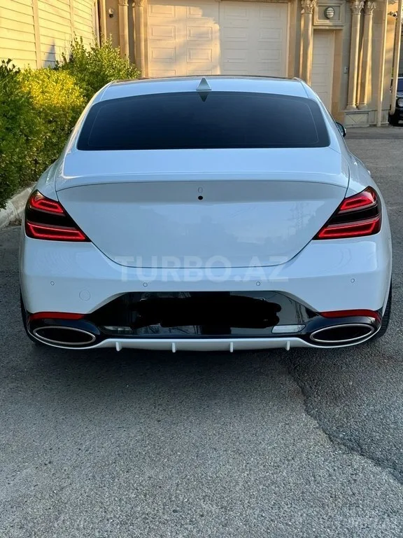 Genesis G70 — foto 2/4