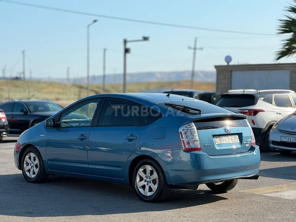 Toyota Prius — foto 3/4
