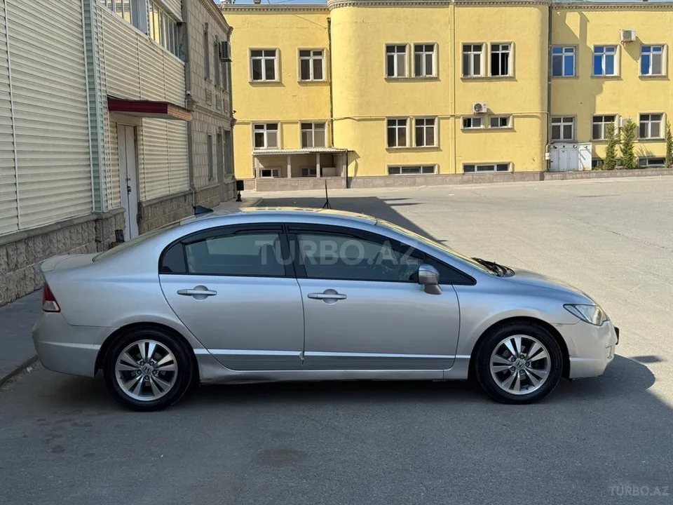Honda Civic — foto 2/4
