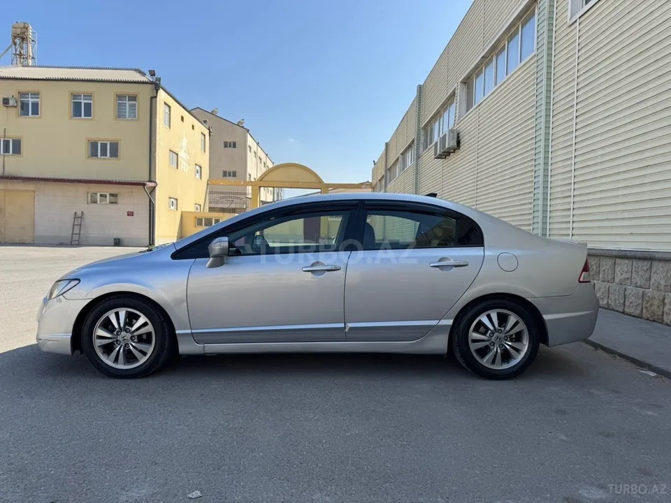 Honda Civic — foto 3/4