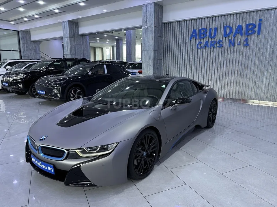 BMW i8 — foto 1/4