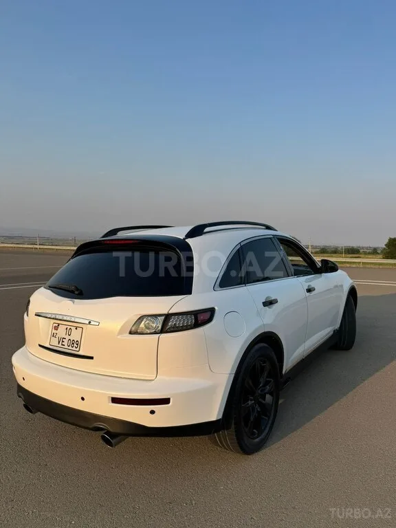 Infiniti FX35 — foto 3/4