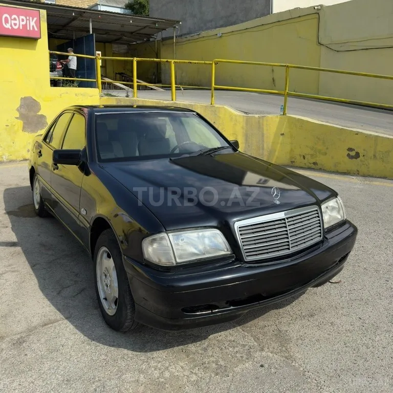 Mercedes C 180 — foto 2/4
