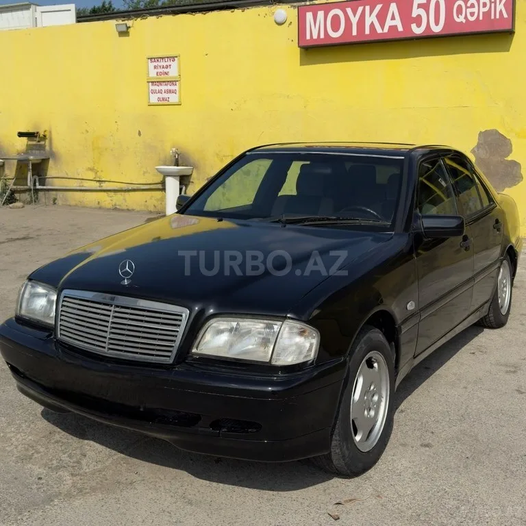 Mercedes C 180 — foto 3/4