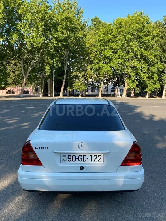 Mercedes C 180 — foto 2/4
