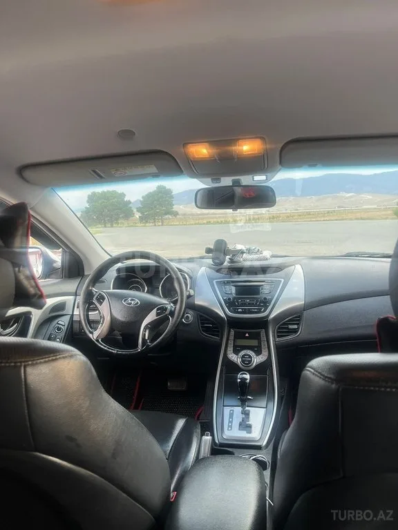 Hyundai Avante — foto 3/4