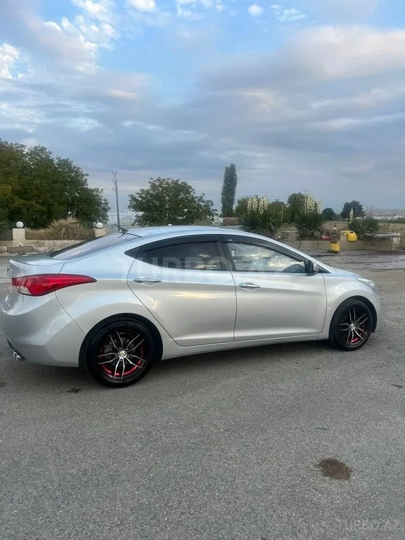 Hyundai Avante — foto 4/4