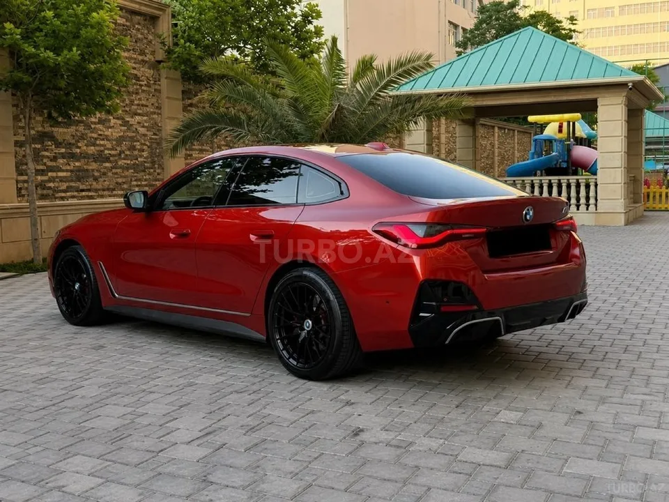 BMW i4 — foto 3/4