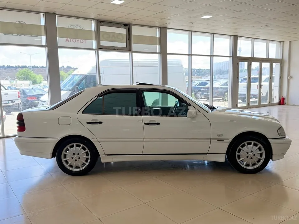 Mercedes C 280 — foto 3/4