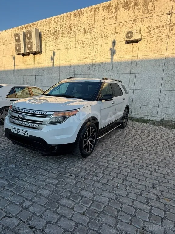 Ford Explorer — foto 2/4