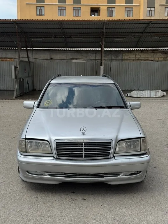Mercedes C 220 — foto 1/4