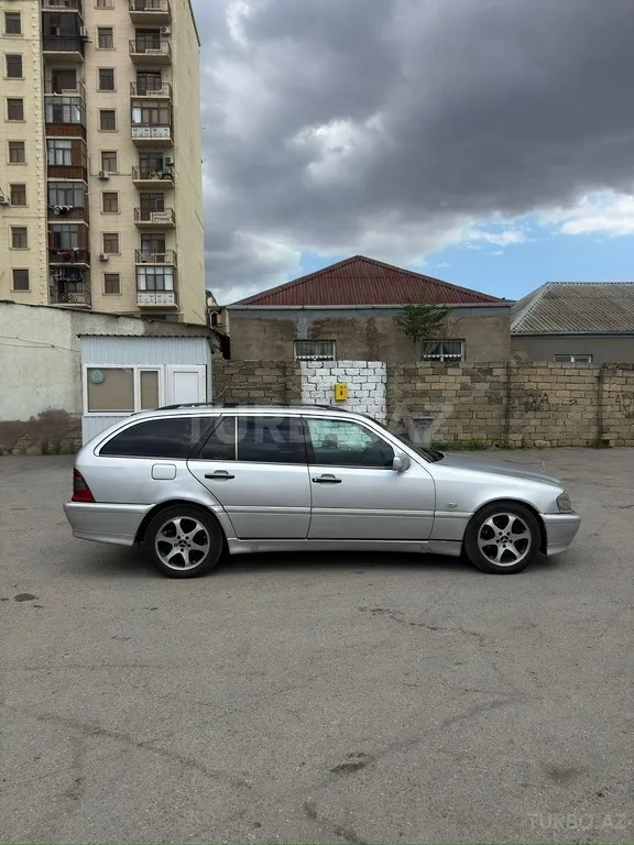 Mercedes C 220 — foto 2/4
