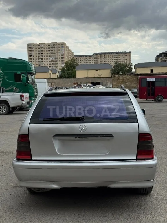 Mercedes C 220 — foto 4/4