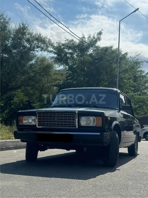 LADA (VAZ) 2107 — foto 1/4