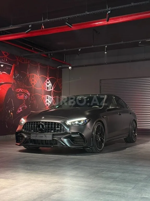 Mercedes C 63 AMG S E Performance — foto 1/4