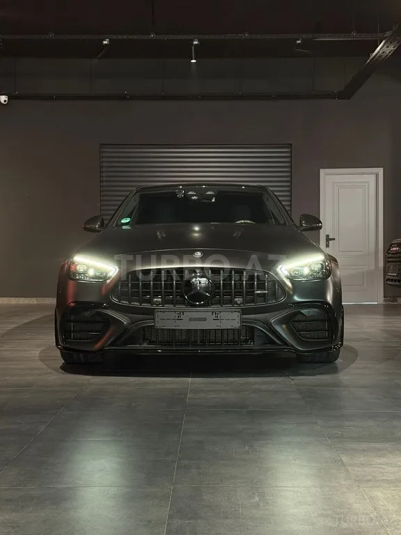 Mercedes C 63 AMG S E Performance — foto 3/4