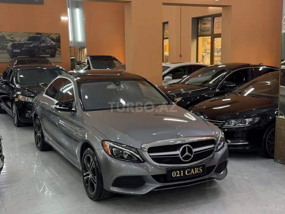 Mercedes C 300 — foto 3/4